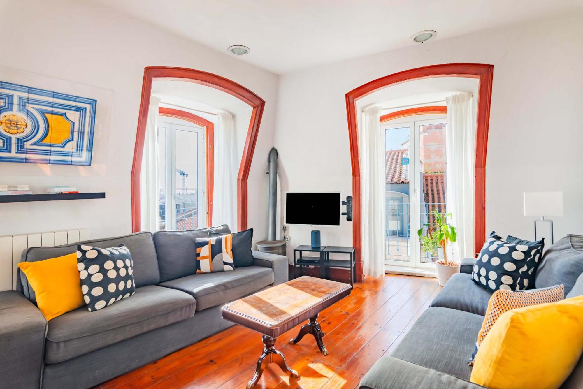 Bica's River View Duplex *