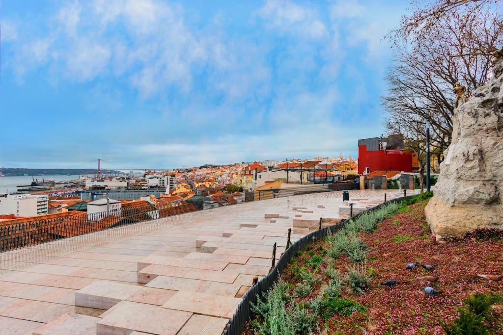 Bica's River View Duplex Apartment Lissabon